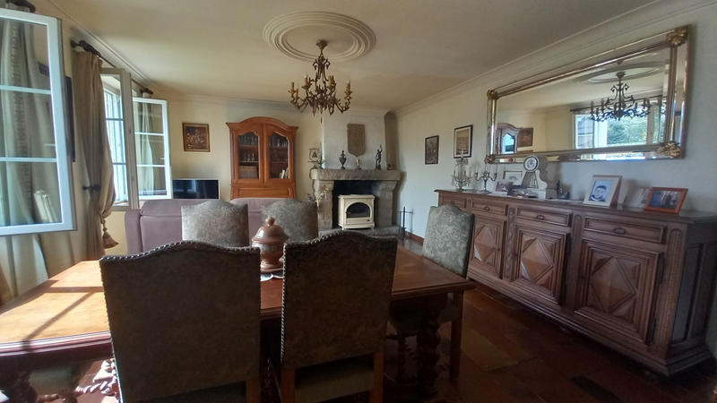 Maison - 145 m² - 9 pièces