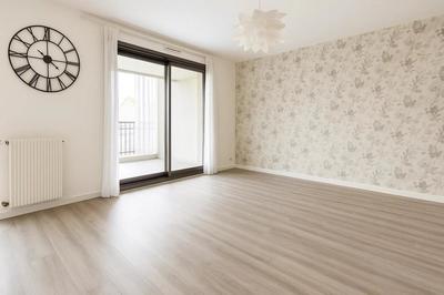 Appartement - 90 m² - 3 pièces