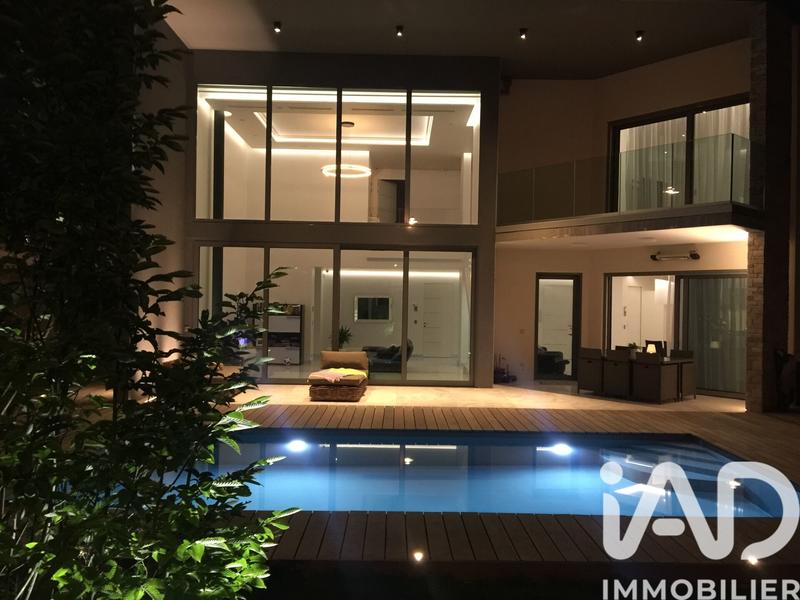 Maison de maîtres - 270 m² - 6 pièces