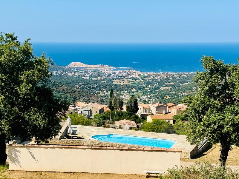 Propriété - 218 m² - 7 pièces