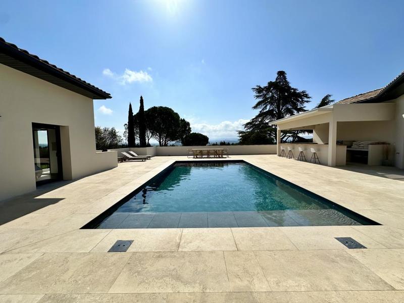 Villa - 350 m² - 9 pièces