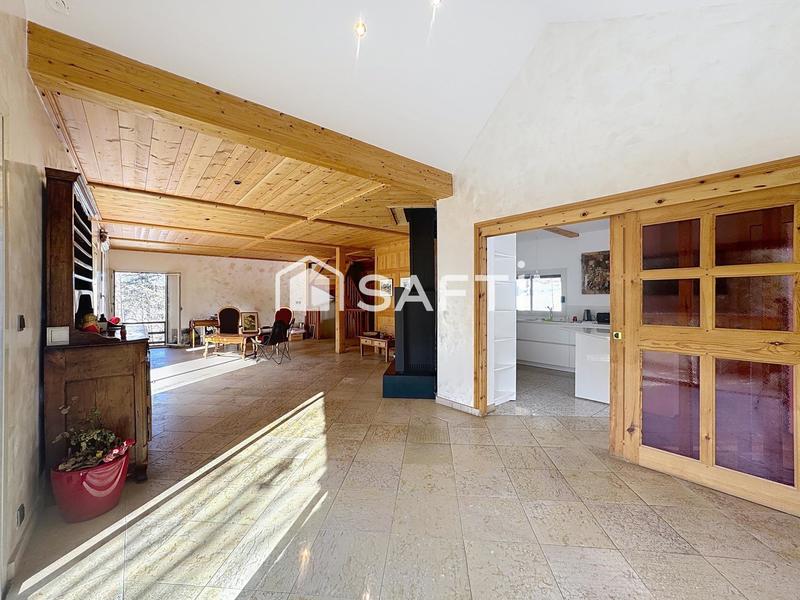 Maison - 251 m² - 10 pièces