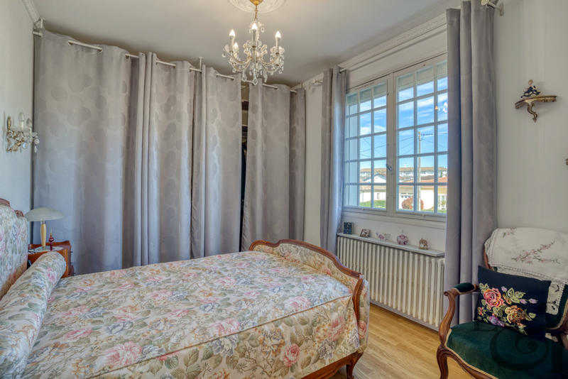 Maison - 197 m² - 7 pièces