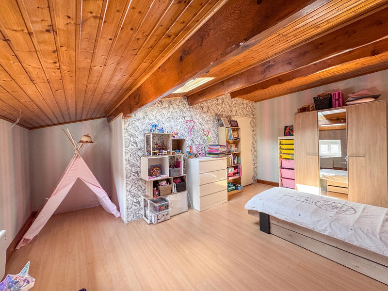 Maison - 209 m² - 7 pièces