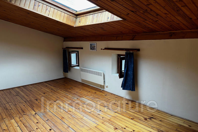 Maison - 202 m² - 3 pièces