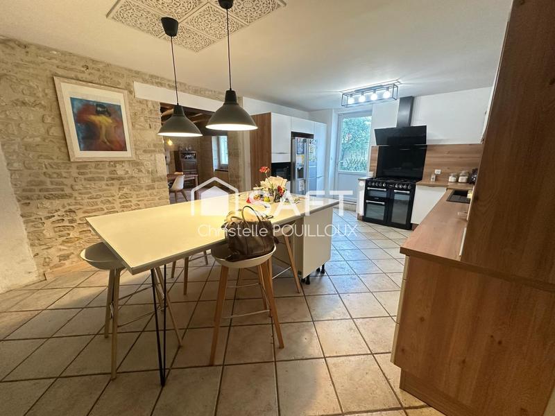 Maison - 224 m² - 8 pièces