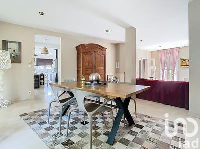 Maison - 280 m² - 7 pièces