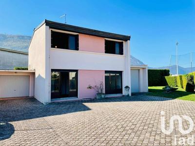 Maison - 102 m² - 5 pièces