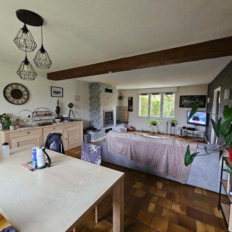 Maison - 240 m² - 8 pièces