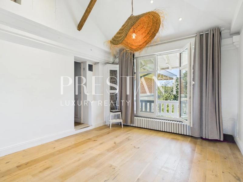 Appartement - 135 m² - 4 pièces