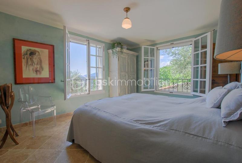 Maison - 292 m² - 7 pièces