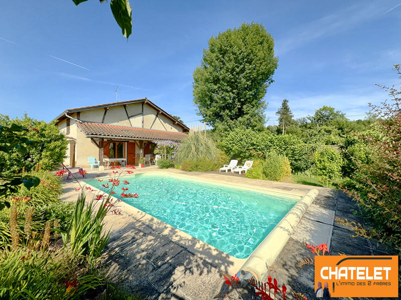 Maison - 188 m² - 8 pièces