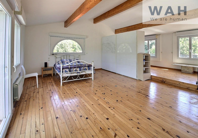 Villa - 272 m² - 6 pièces