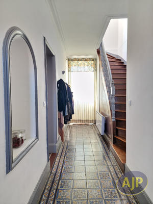 Maison - 283 m² - 11 pièces