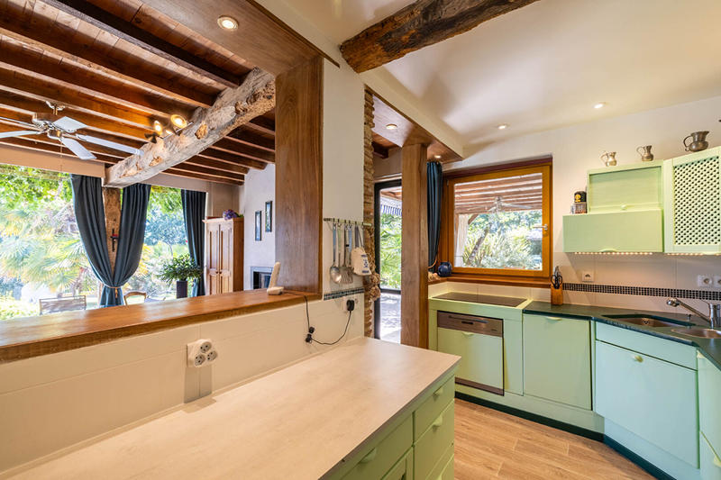 Maison - 270 m² - 8 pièces