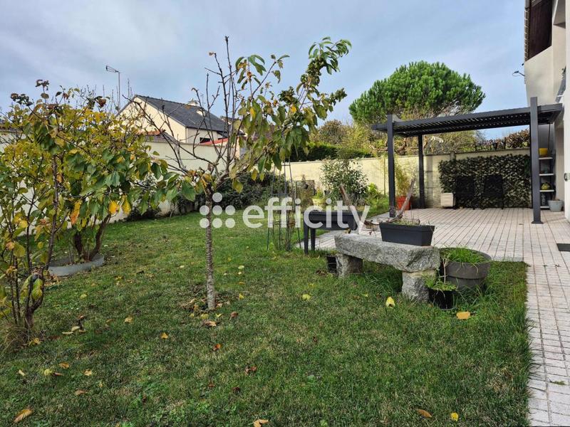 Pavillon - 150 m² - 8 pièces