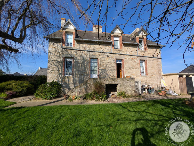 Maison - 229 m² - 8 pièces