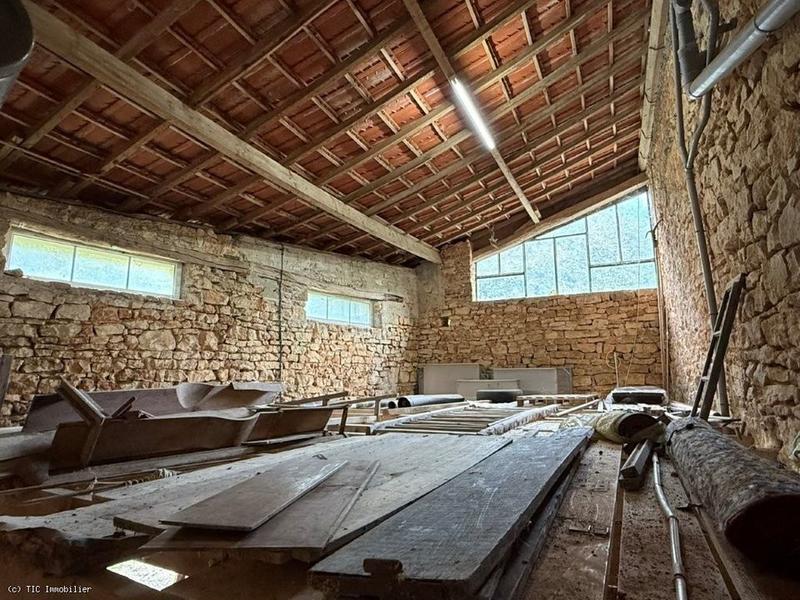 Maison - 230 m² - 8 pièces