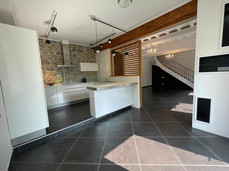 Maison - 140 m² - 5 pièces