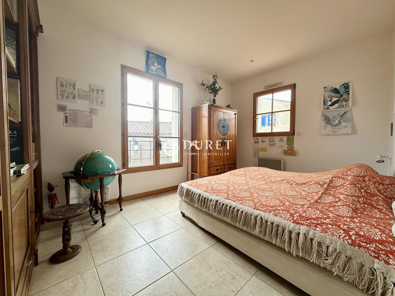 Maison - 220 m² - 9 pièces