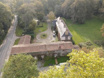 Maison - 446 m² - 24 pièces