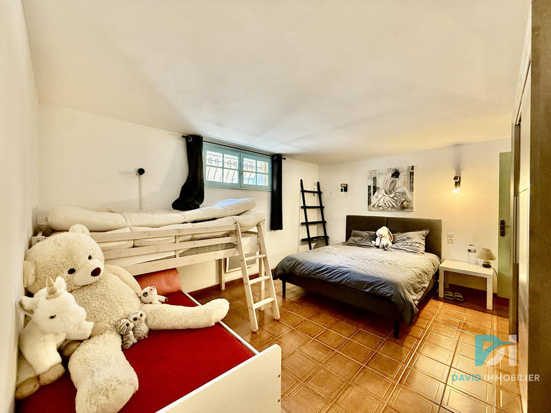 Maison - 186 m² - 8 pièces