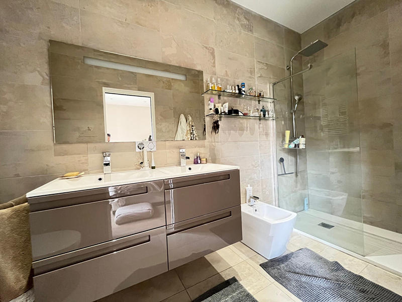 Appartement - 102 m² - 3 pièces