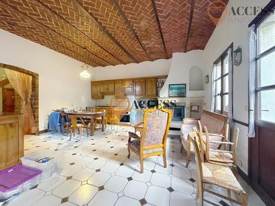 Propriété - 196 m² - 9 pièces