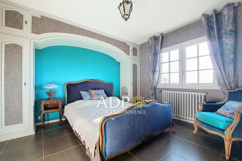 Maison - 163 m² - 9 pièces