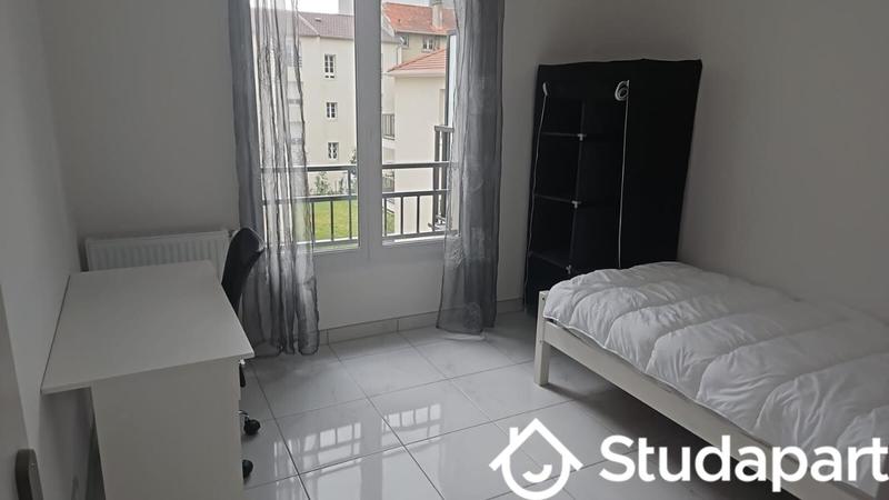 Chambre - 9 m² - 1 pièce