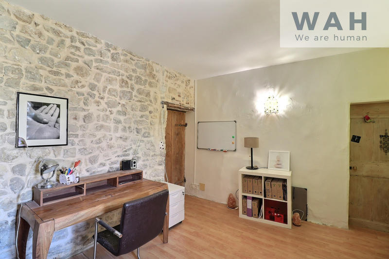 Maison - 263 m² - 7 pièces