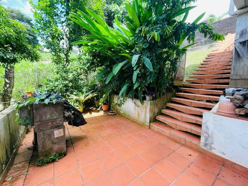 Maison - 360 m² - 10 pièces