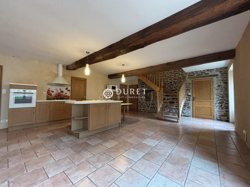 Maison - 210 m² - 5 pièces