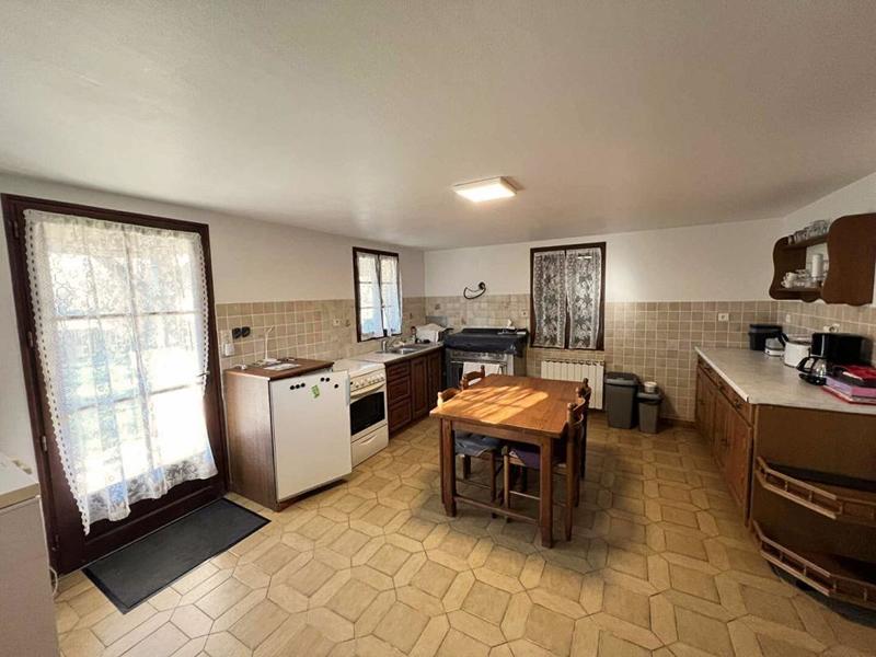 Maison - 230 m² - 9 pièces