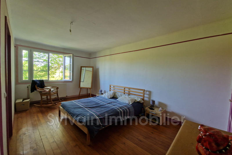 Maison - 216 m² - 6 pièces