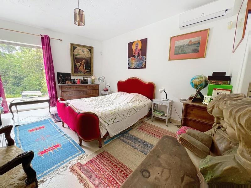 Maison - 245 m² - 6 pièces