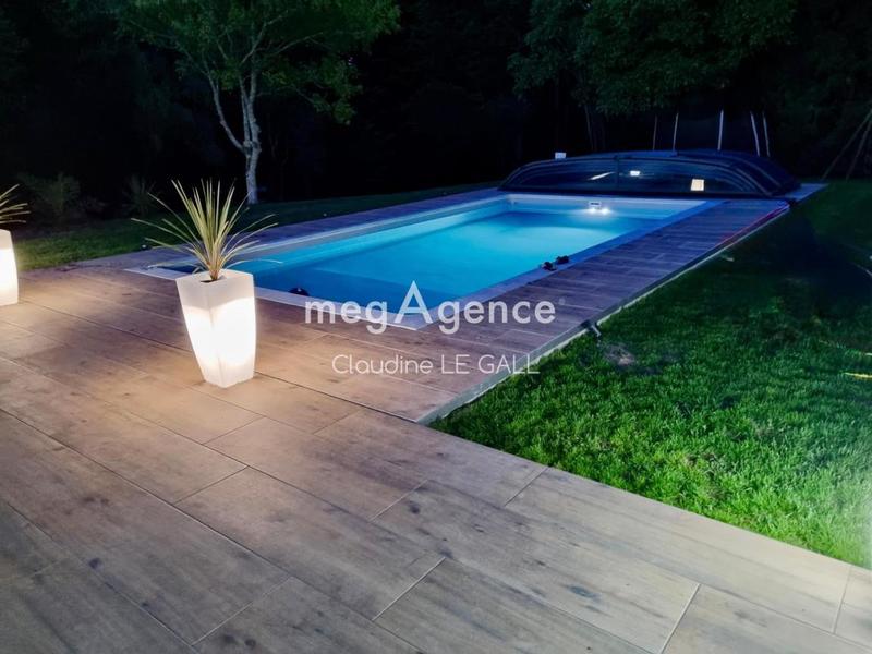 Maison - 200 m² - 7 pièces