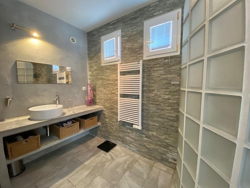 Maison - 200 m² - 6 pièces