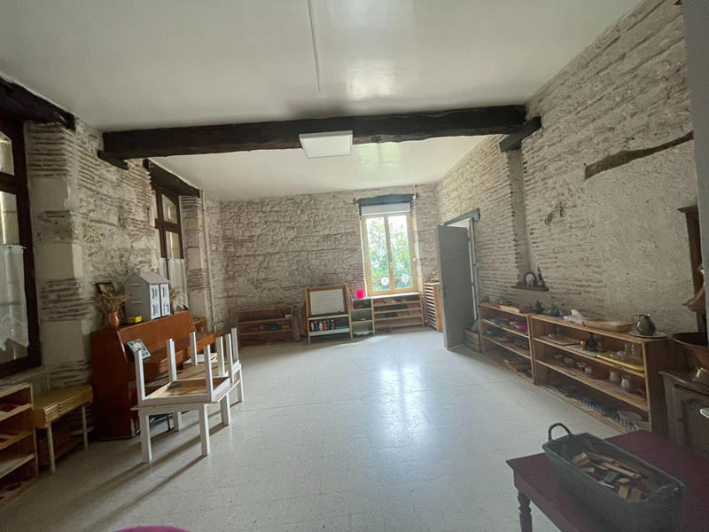 Demeure - 1 187 m² - 10 pièces