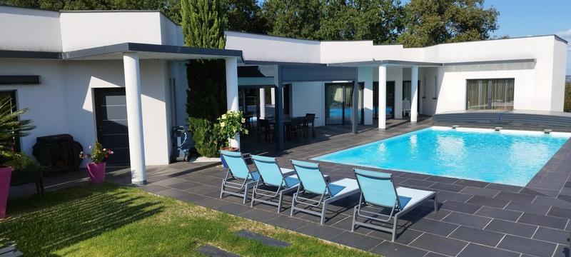 Maison - 250 m² - 6 pièces