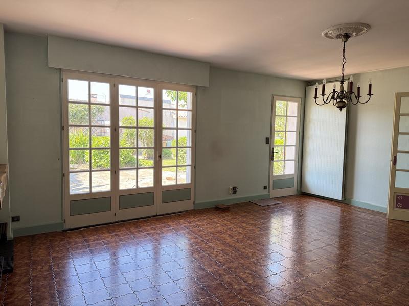 Maison - 184 m² - 9 pièces