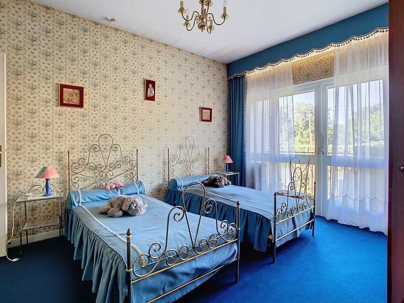 Maison - 200 m² - 7 pièces