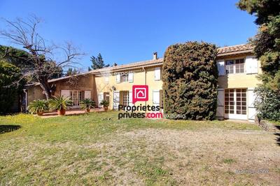 Maison - 266 m² - 7 pièces