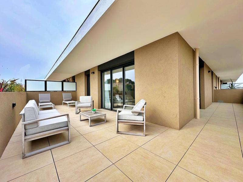 Appartement - 98 m² - 4 pièces