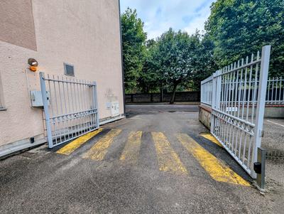 Parking / Garage - 12 m²