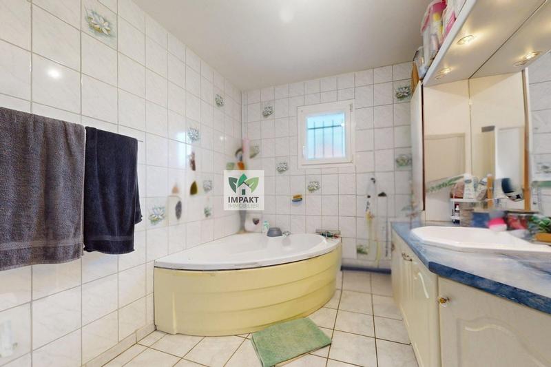 Maison - 97 m² - 5 pièces