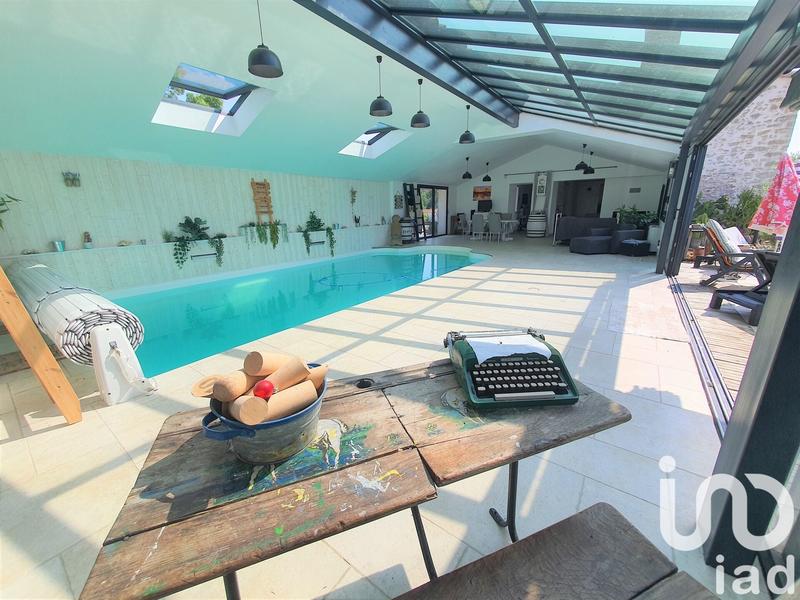 Maison - 360 m² - 8 pièces