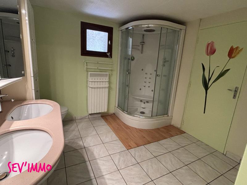 Maison - 168 m² - 7 pièces