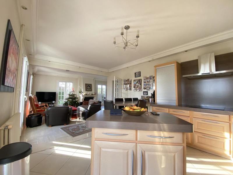 Pavillon - 170 m² - 7 pièces