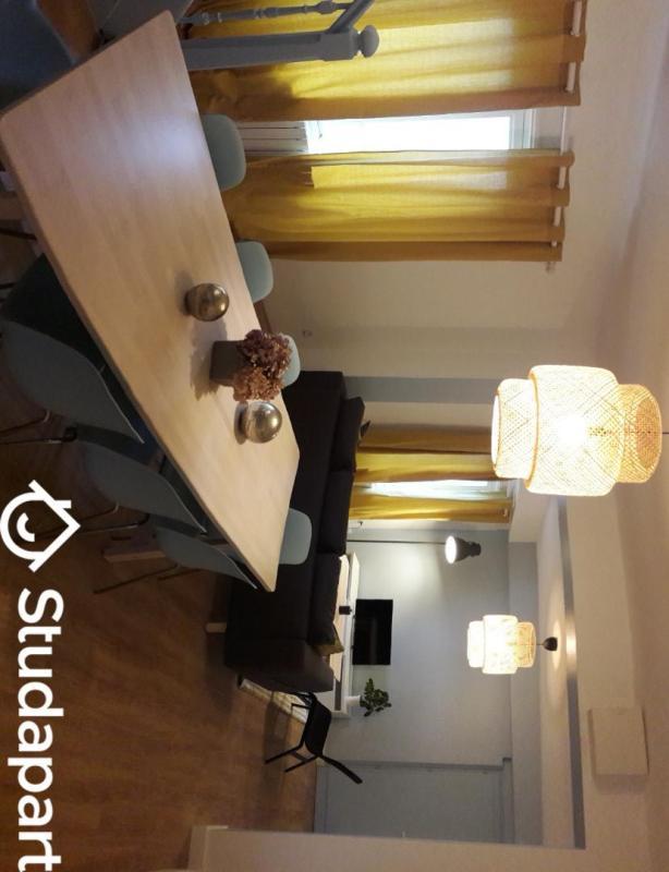 Chambre - 9 m² - 1 pièce